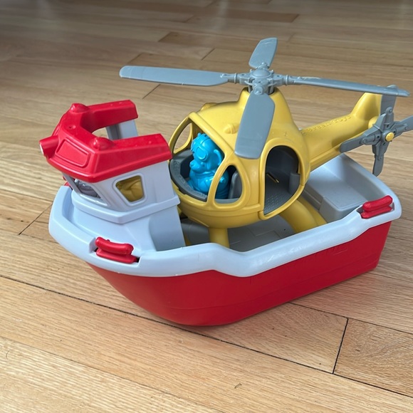 Green Toys rescue boat with helicopter - Picture 1 of 8